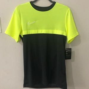 Nike Men’s Dri Fit Soccer Tee Sz Small